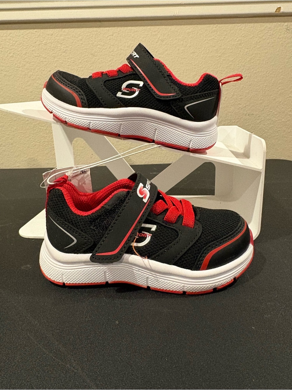 S Sport By Skechers Remmie Sneakers - Black  Red Cushioned Insole Toddler Size 6